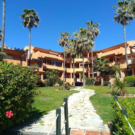 Luxury Three Bedroom Apartment At Estepona Bagian luar foto