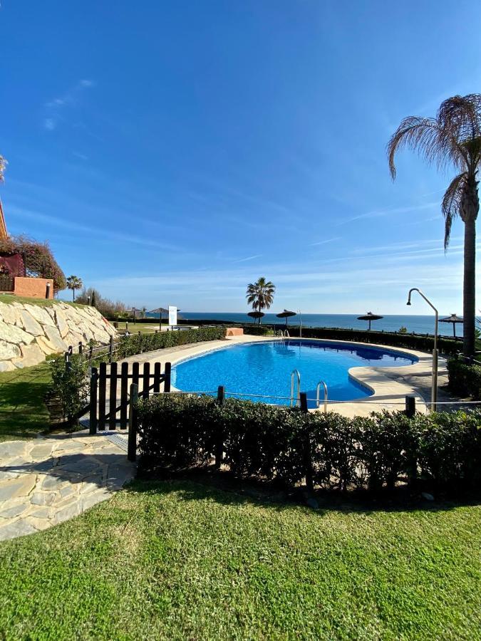 Luxury Three Bedroom Apartment At Estepona Bagian luar foto