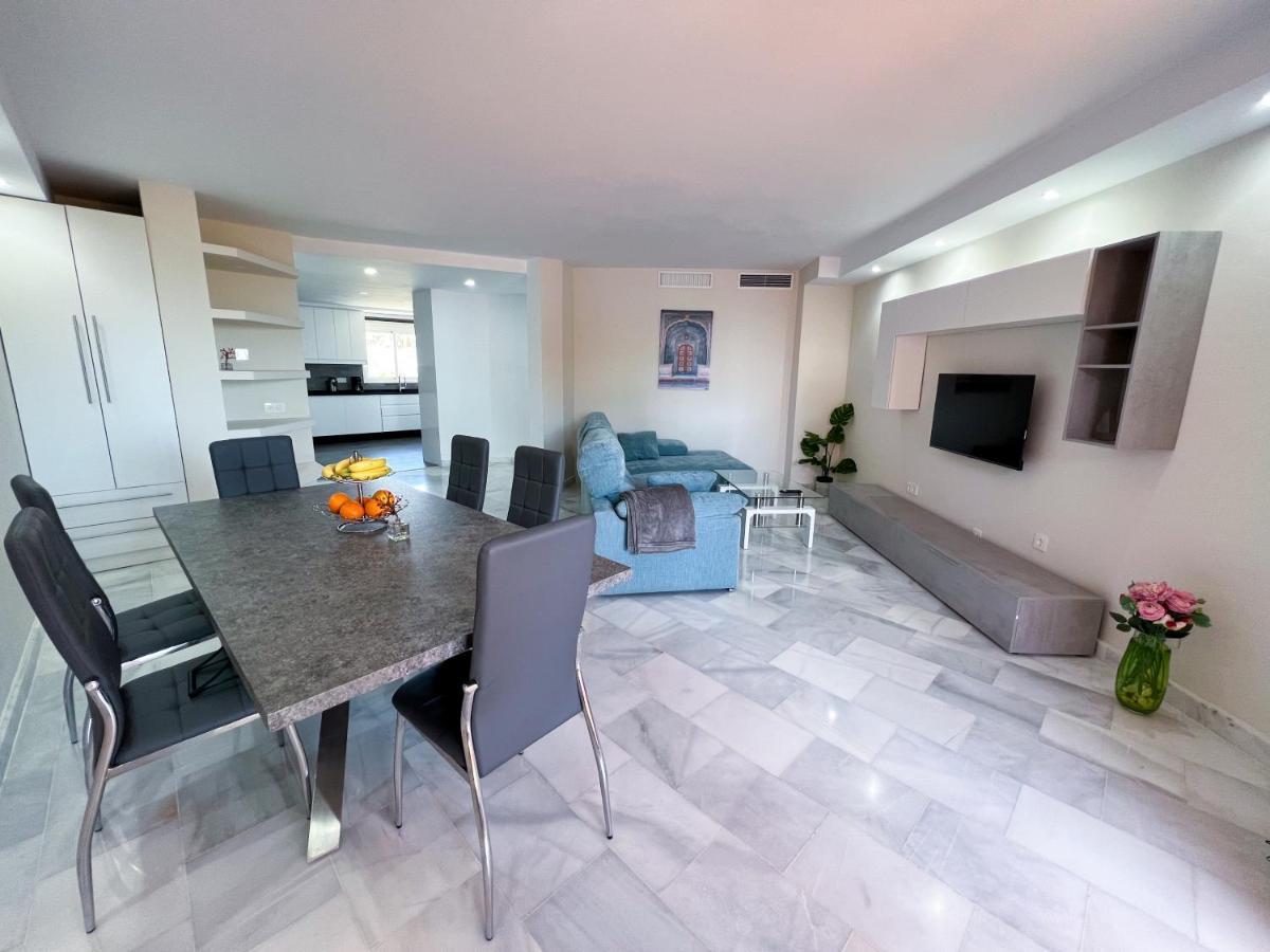 Luxury Three Bedroom Apartment At Estepona Bagian luar foto