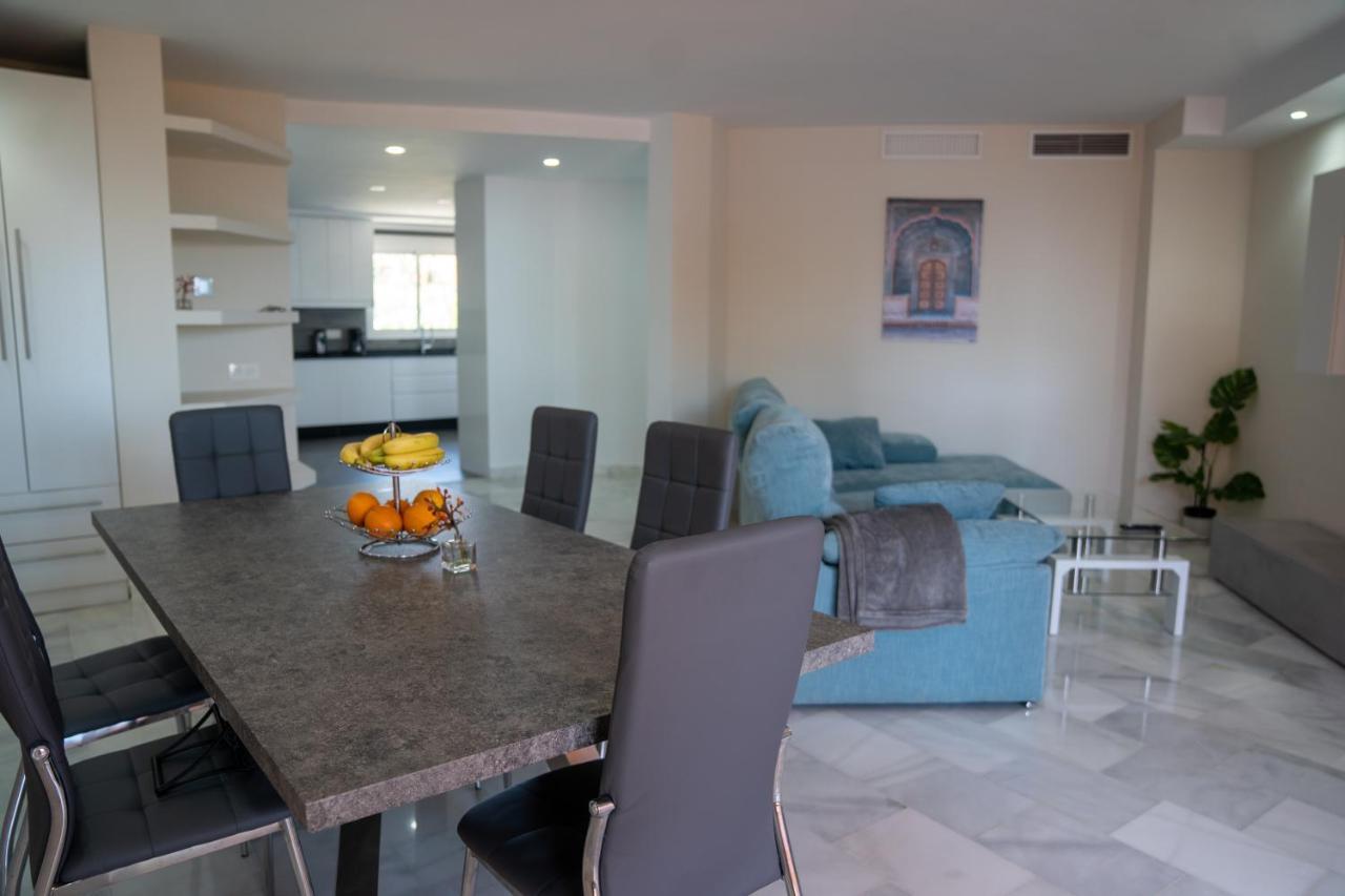 Luxury Three Bedroom Apartment At Estepona Bagian luar foto