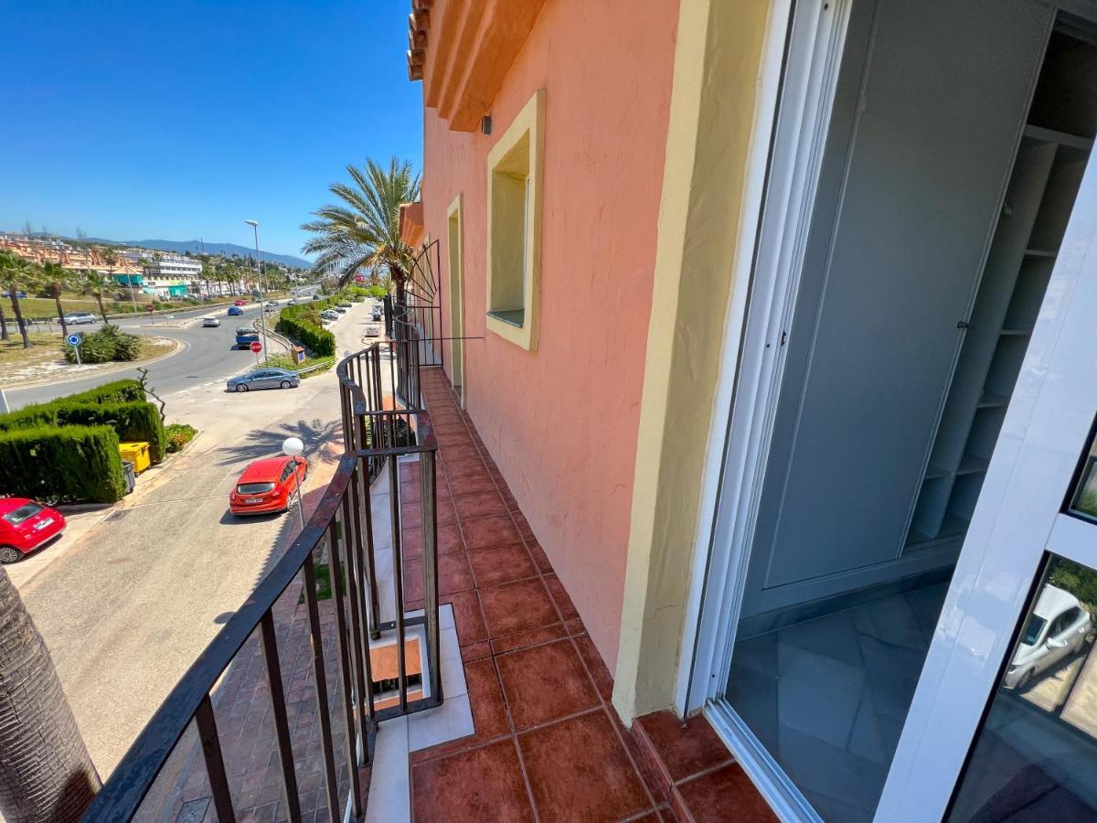 Luxury Three Bedroom Apartment At Estepona Bagian luar foto