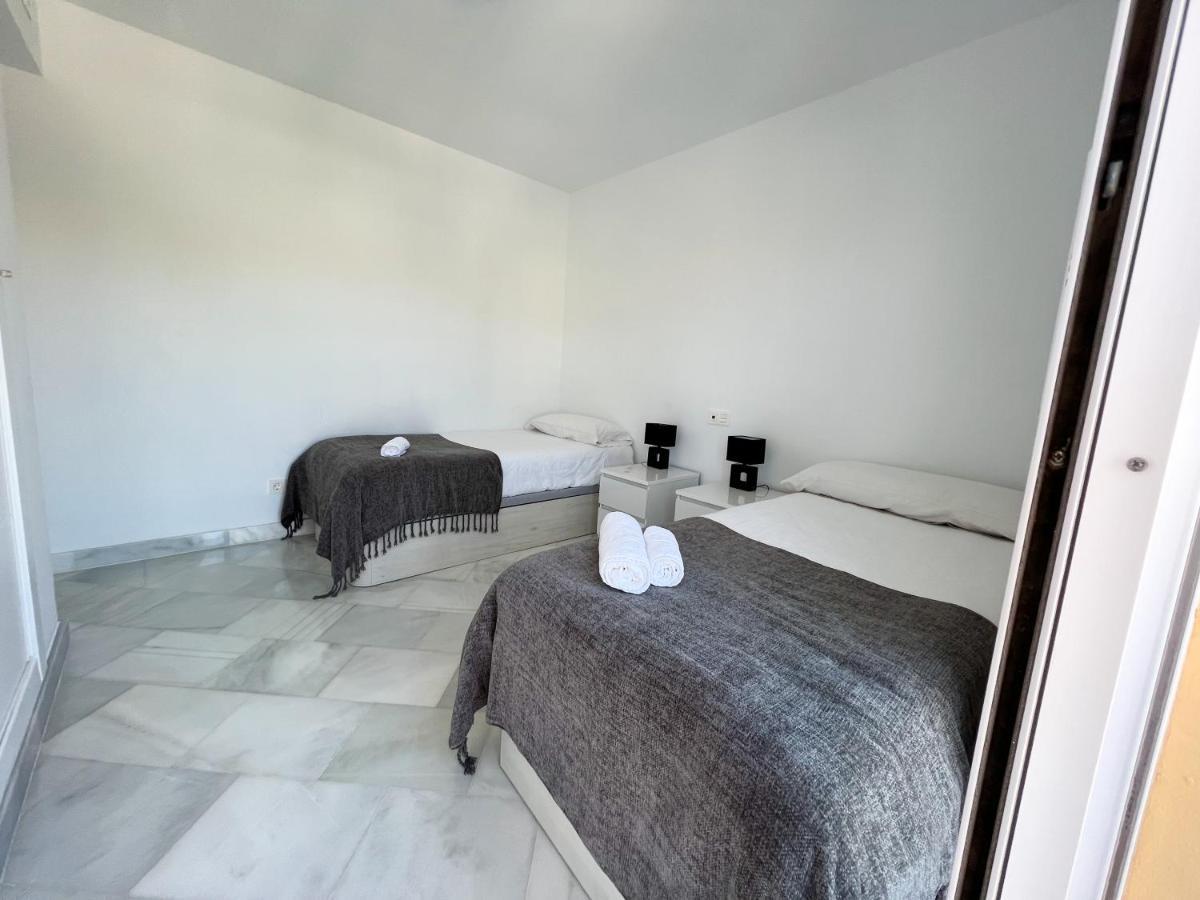Luxury Three Bedroom Apartment At Estepona Bagian luar foto