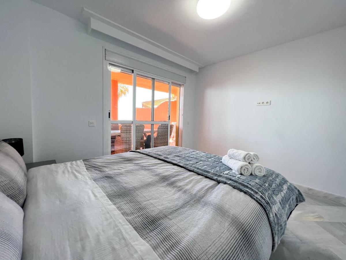 Luxury Three Bedroom Apartment At Estepona Bagian luar foto