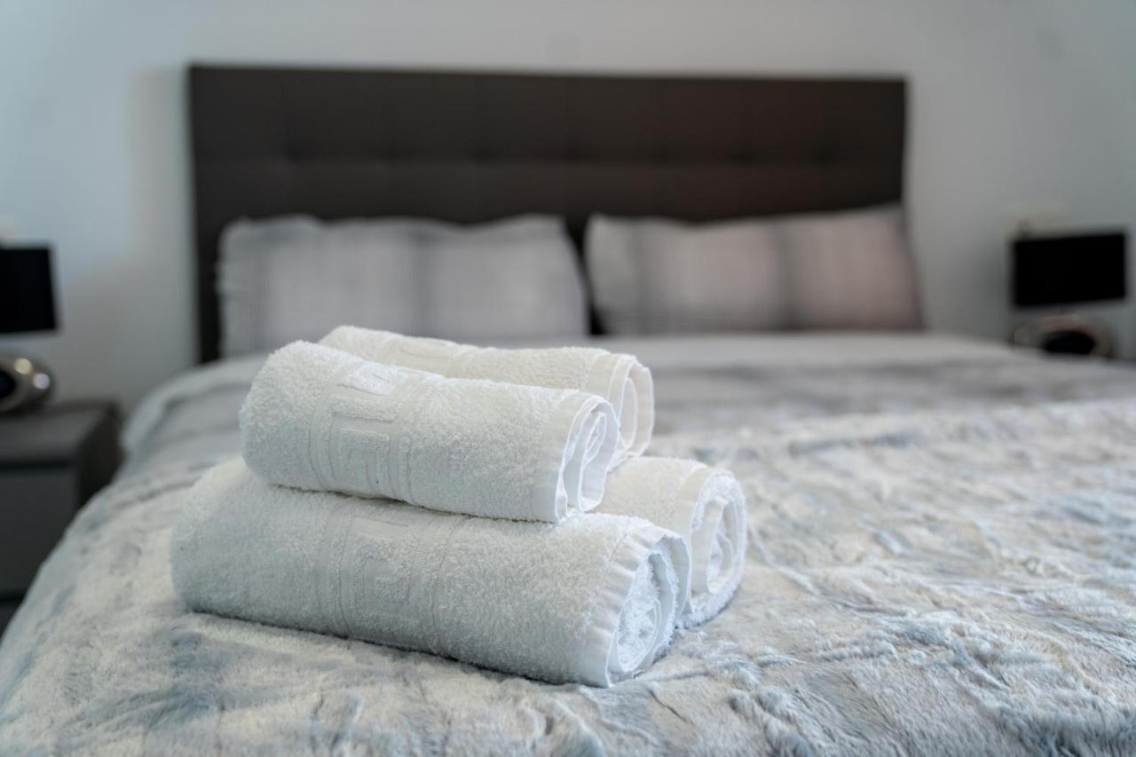 Luxury Three Bedroom Apartment At Estepona Bagian luar foto