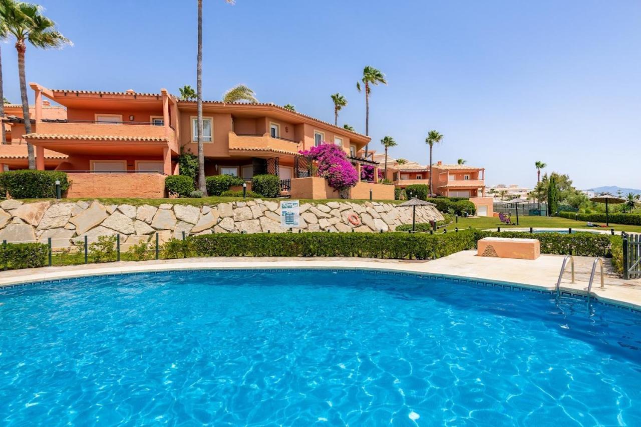 Luxury Three Bedroom Apartment At Estepona Bagian luar foto